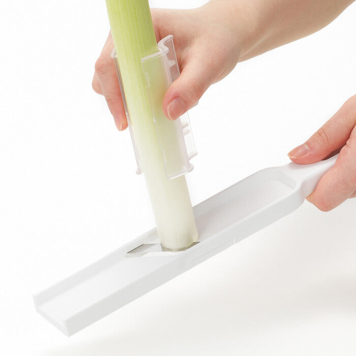 Akebono Sangyo Green Onion Diagonal Slicer CH-2093