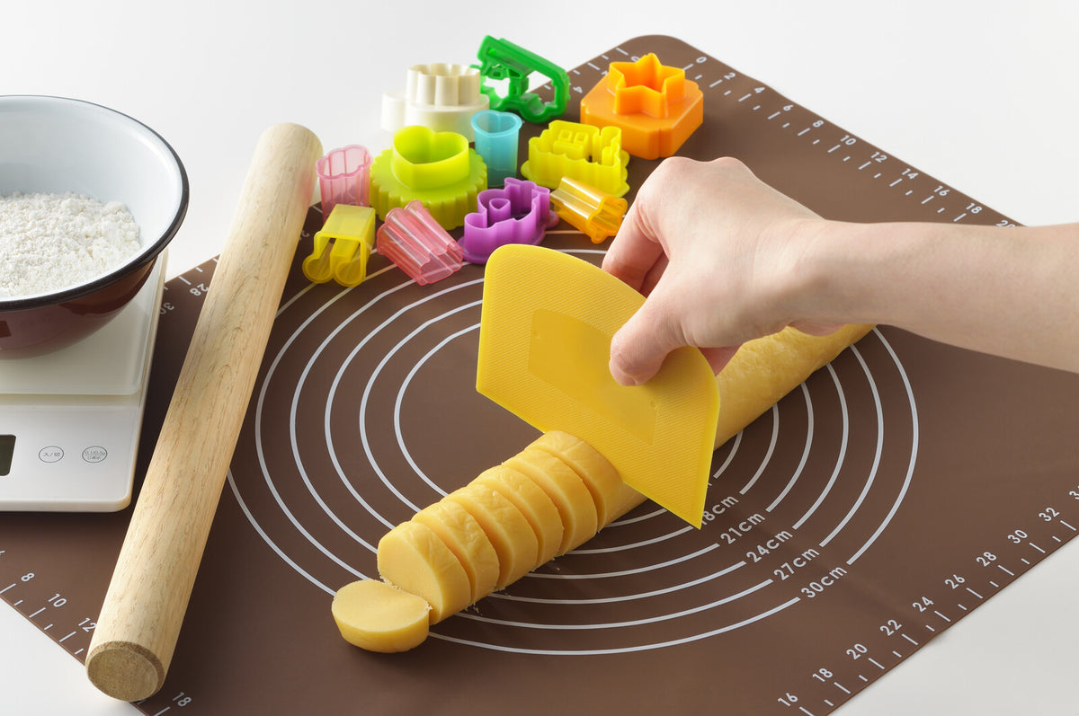 Yoshikawa Embossed Dough Scraper SJ2900