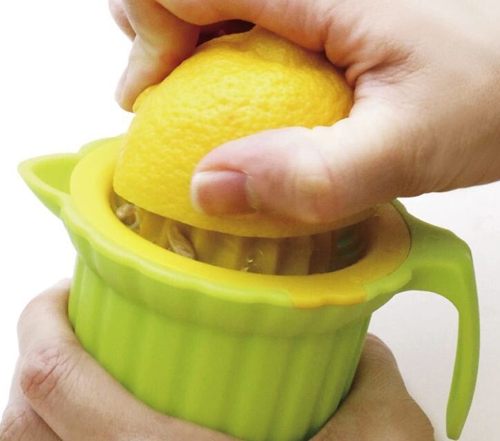Nonoji Fresh Squeeze Lemon Juicer Cup Plastic LSQ-L03YG