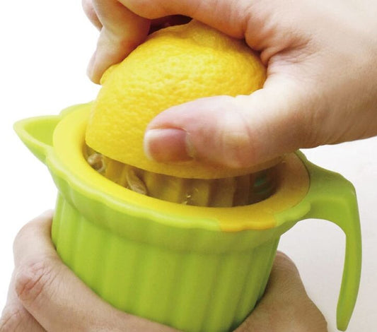 Nonoji Fresh Squeeze Lemon Juicer Cup Plastic LSQ-L03YG