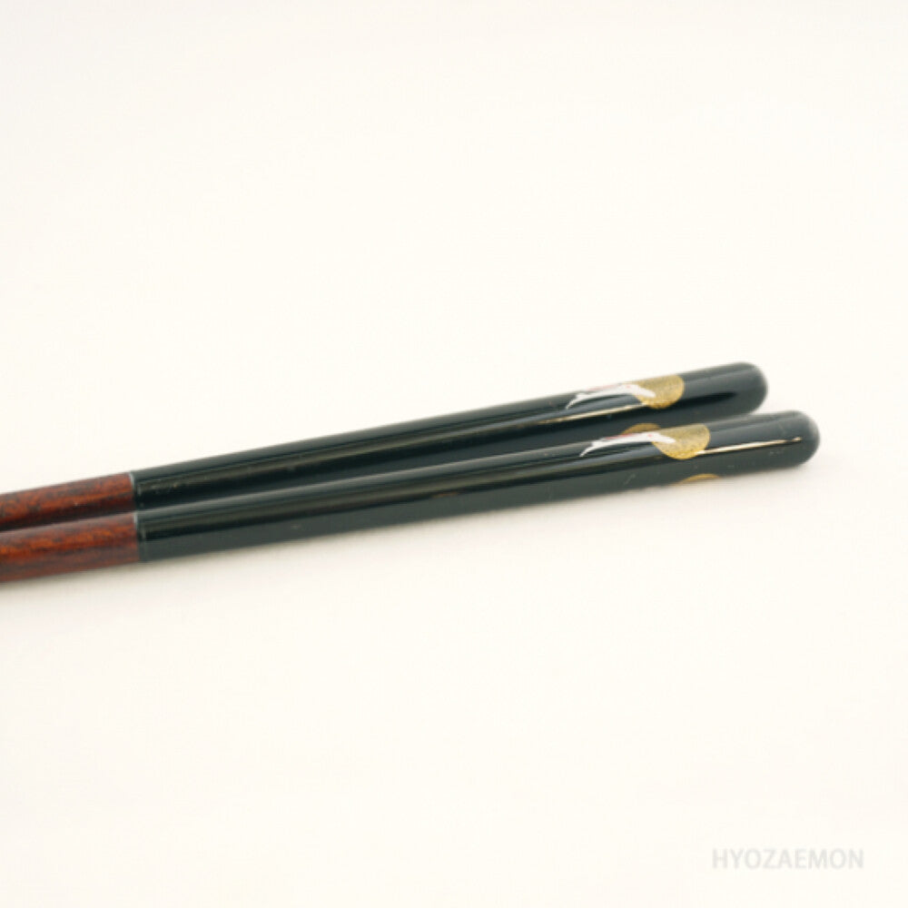 Hyozaemon Moon Rabbit Dishwasher-Safe Chopsticks Black 23.5cm Red 21.5cm