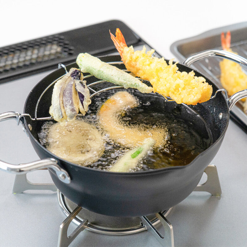 Wahei Freiz Kararizu IH Tempura Pot with Drain Rack 20cm RB-2763