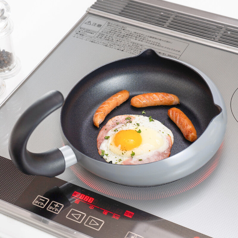 Wahei Freiz Nyankore Cat Shaped IH Frying Pan 22cm Tail RB-3127