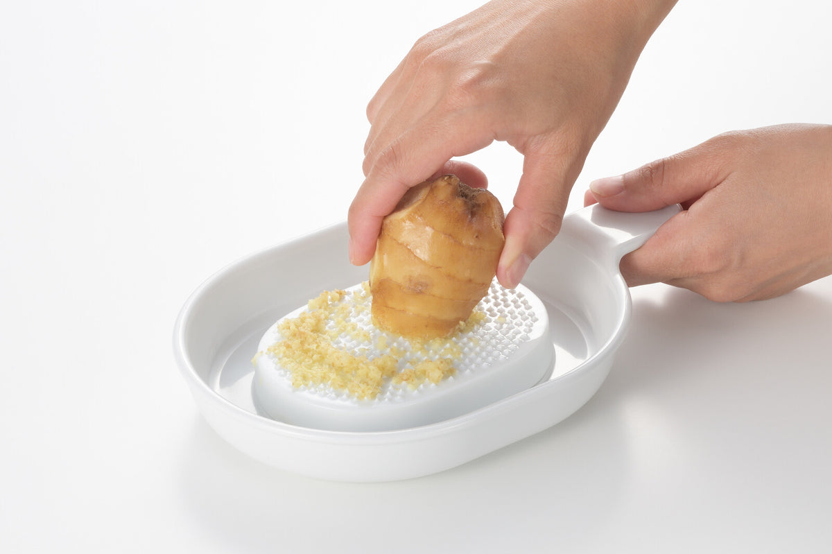 Yoshikawa New Kitchen Basic Easy Grater with Saucer