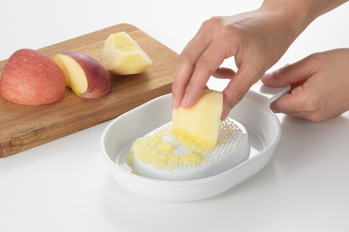 Yoshikawa New Kitchen Basic Easy Grater with Saucer