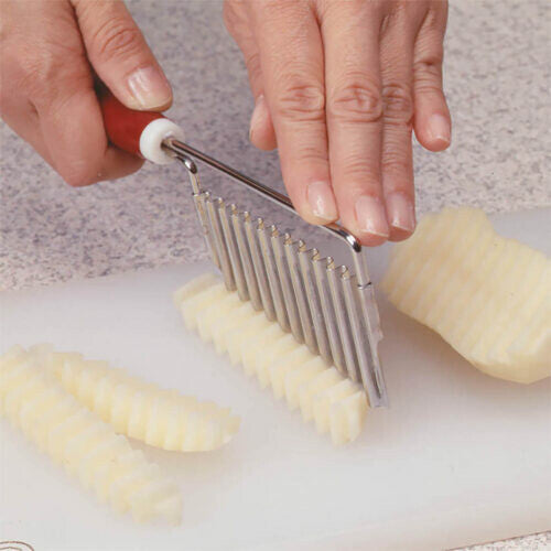 Tiger Crown French Style Wavy Pastry Cutter 1541