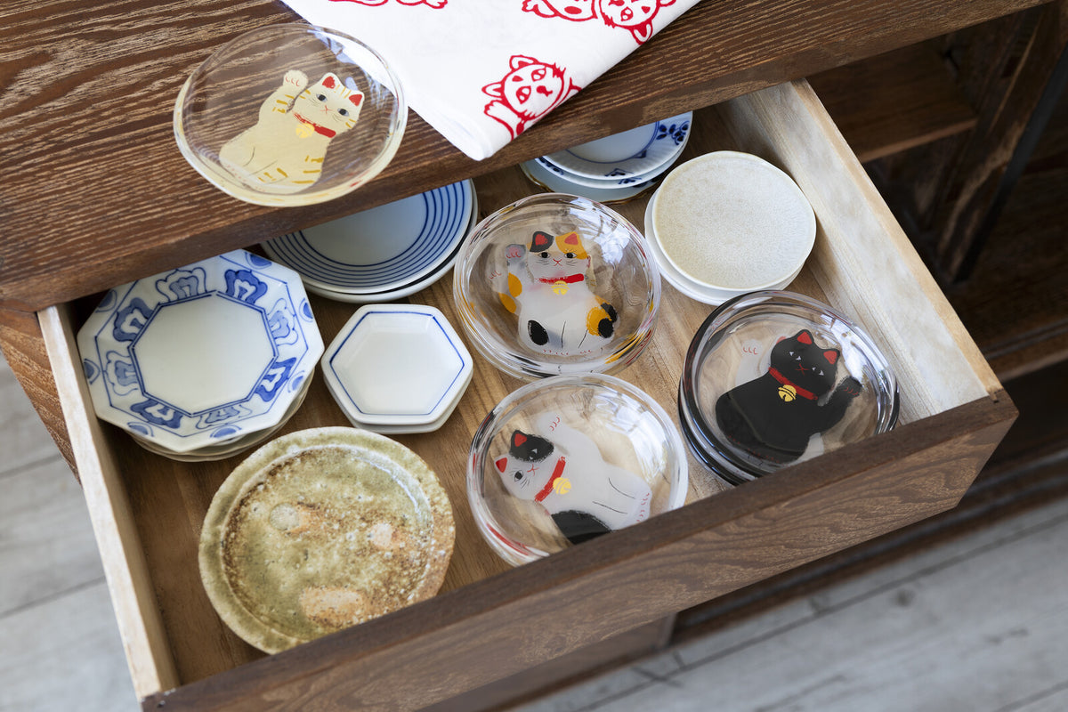 Aderia Medetamono Maneki Neko Lucky Cat Bean Plate
