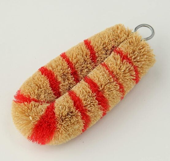 Kamenoko Tawashi Shimashima Slim Scrub Brush Red