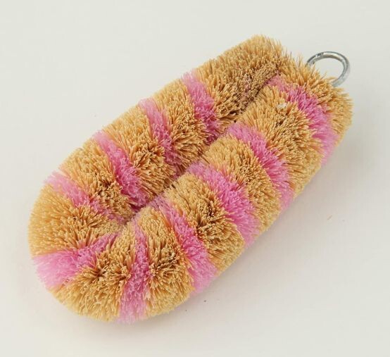 Kamenoko Tawashi Striped Slim Scrub Brush, Pink