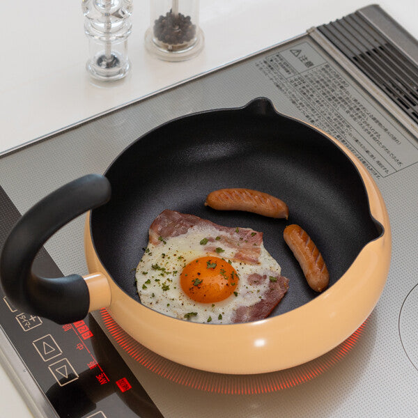 Wahei Freiz Nyankore Cat Shaped Stir Fry Pan