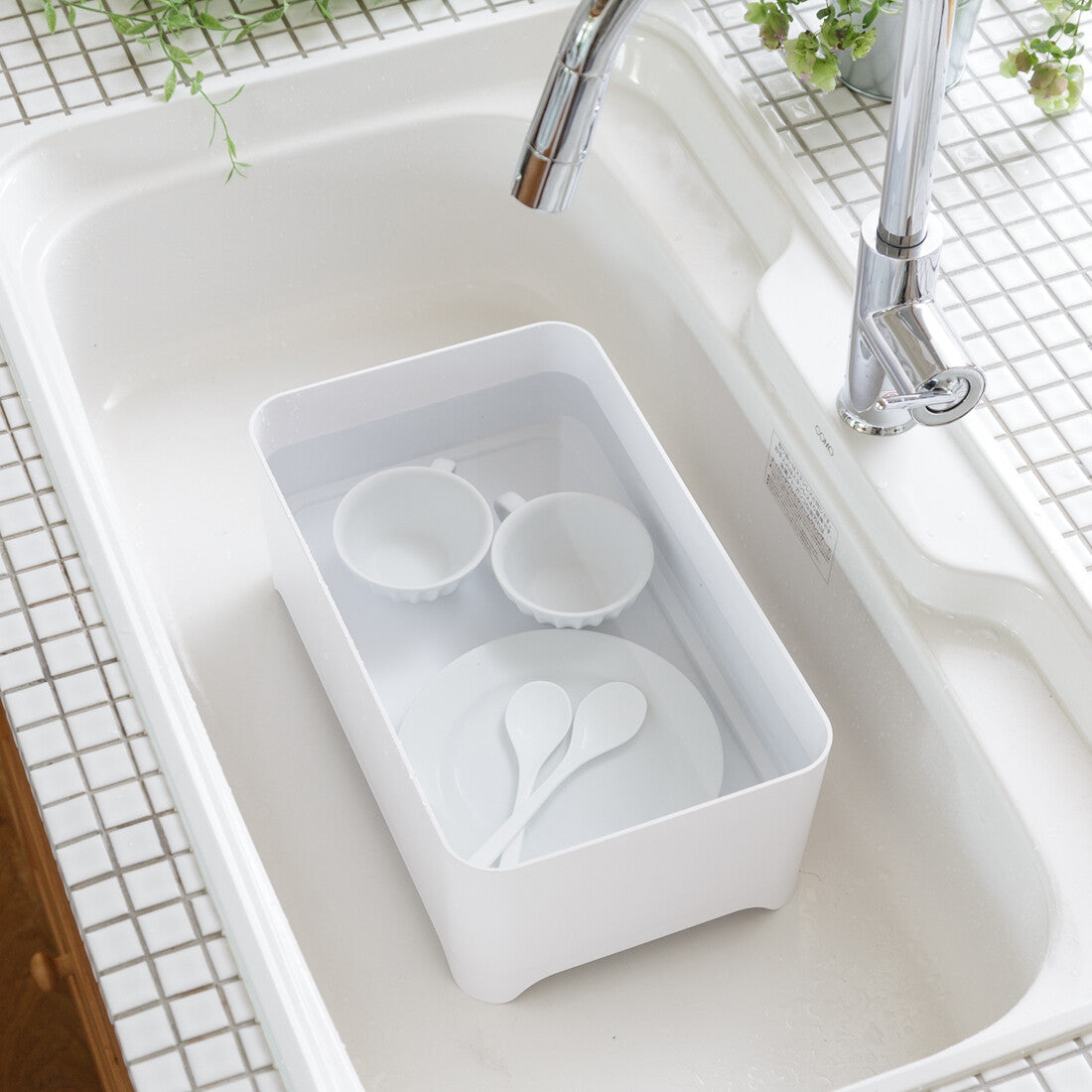 Wahei Freiz Yohaku Dish Drainer Case Doubles as Wash Tub Pure White MG-0311