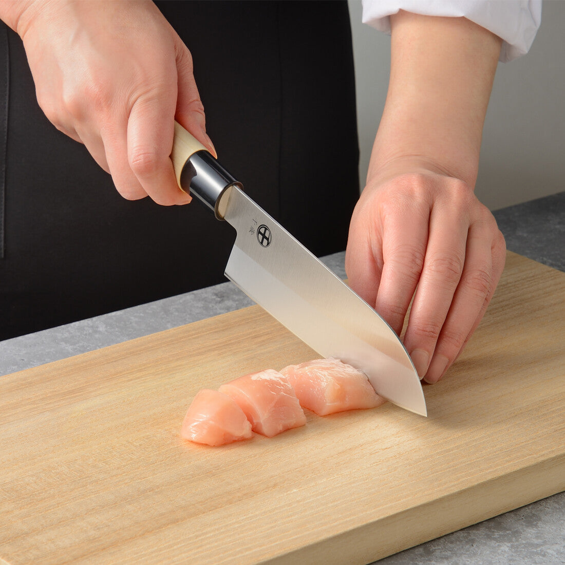 Wahei Freiz Chitose Santoku Knife Molybdenum Vanadium Steel CS-055