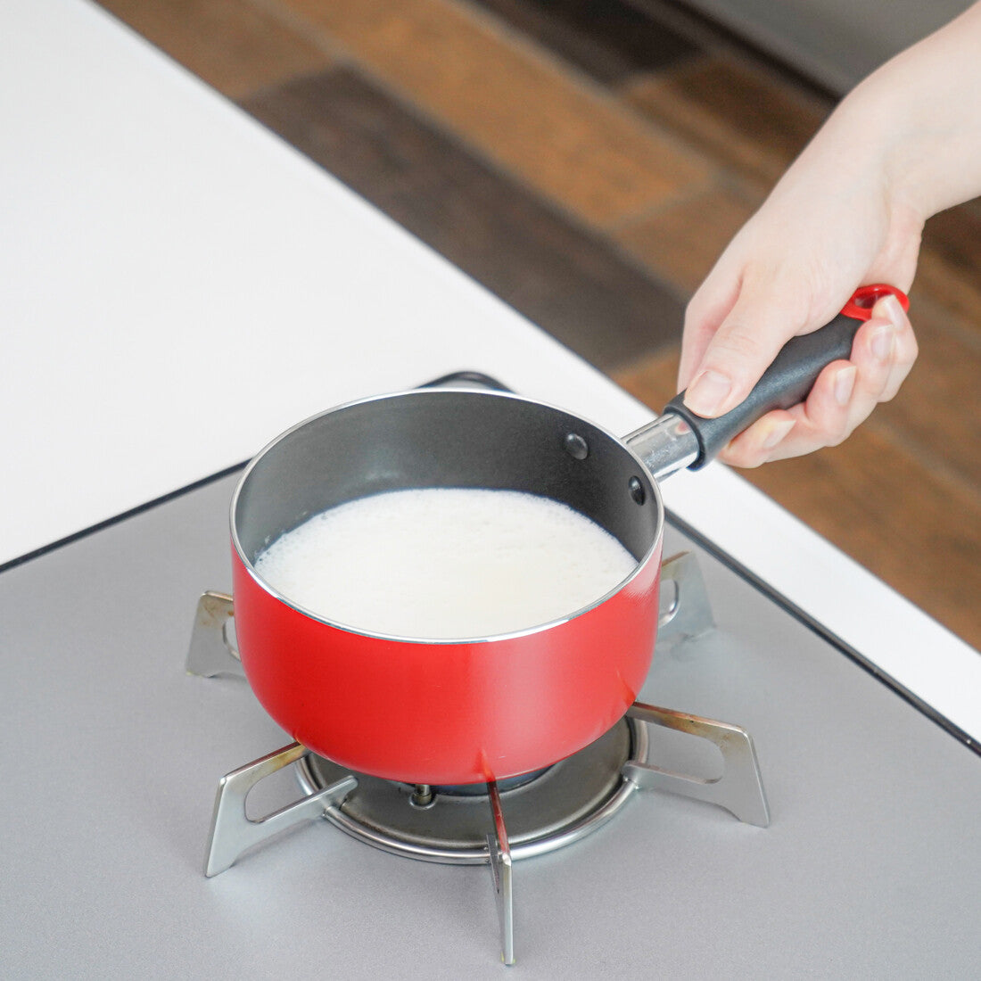 Wahei Freiz Mini Milk Pan with Glass Lid 14cm Red RB-2907