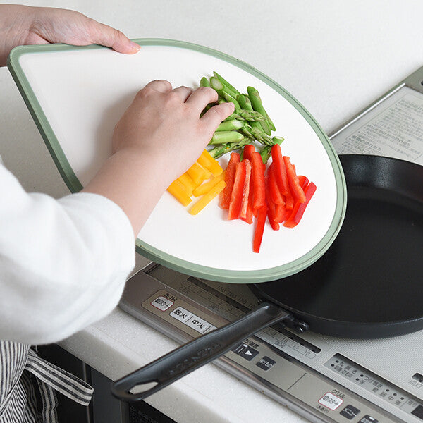 Arnest Teardrop Cutting Board Olive Dishwasher Safe