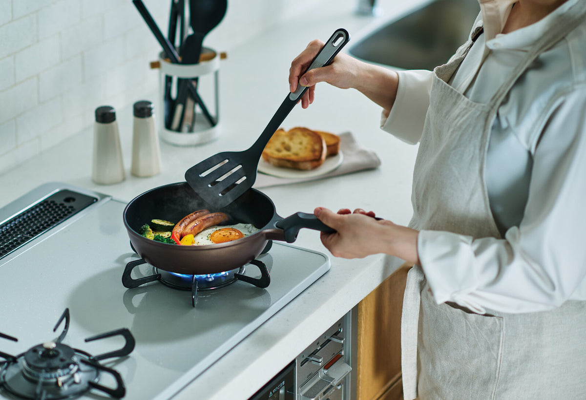 Thermos Durable Premium Frying Pan Brown Gold 20cm KFP-020