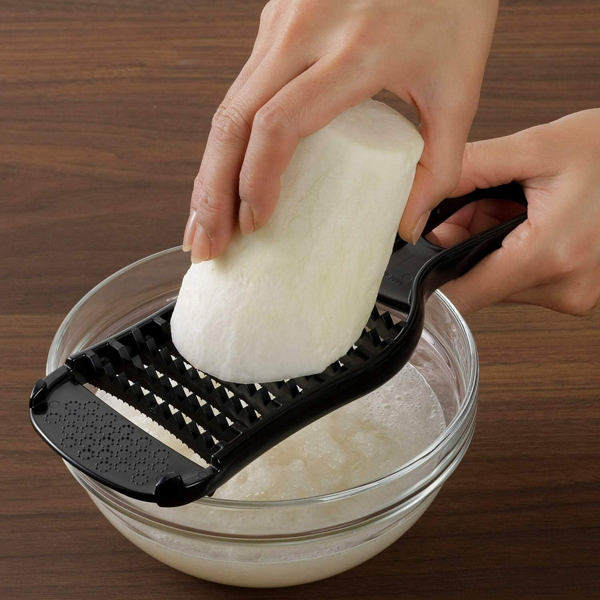 Shimomura Verdun Black Fluffy Daikon Radish Grater VB-611