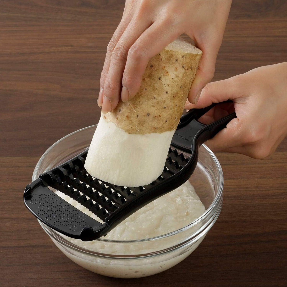 Shimomura Verdun Black Fluffy Daikon Radish Grater VB-611