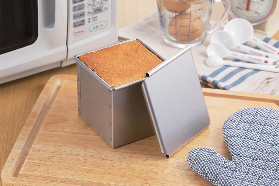 Tiger Crown Square Bread Pan with Lid 0.5 Loaf 9.5cm Aluminized Steel 2382