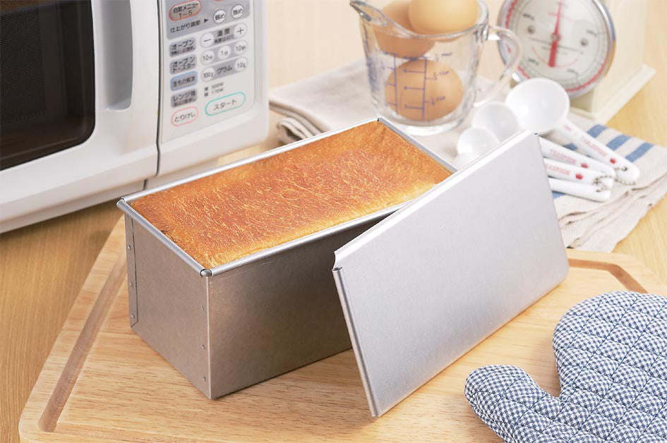 Tiger Crown Square Bread Pan with Lid 1 Loaf 19cm Aluminized Steel 2383