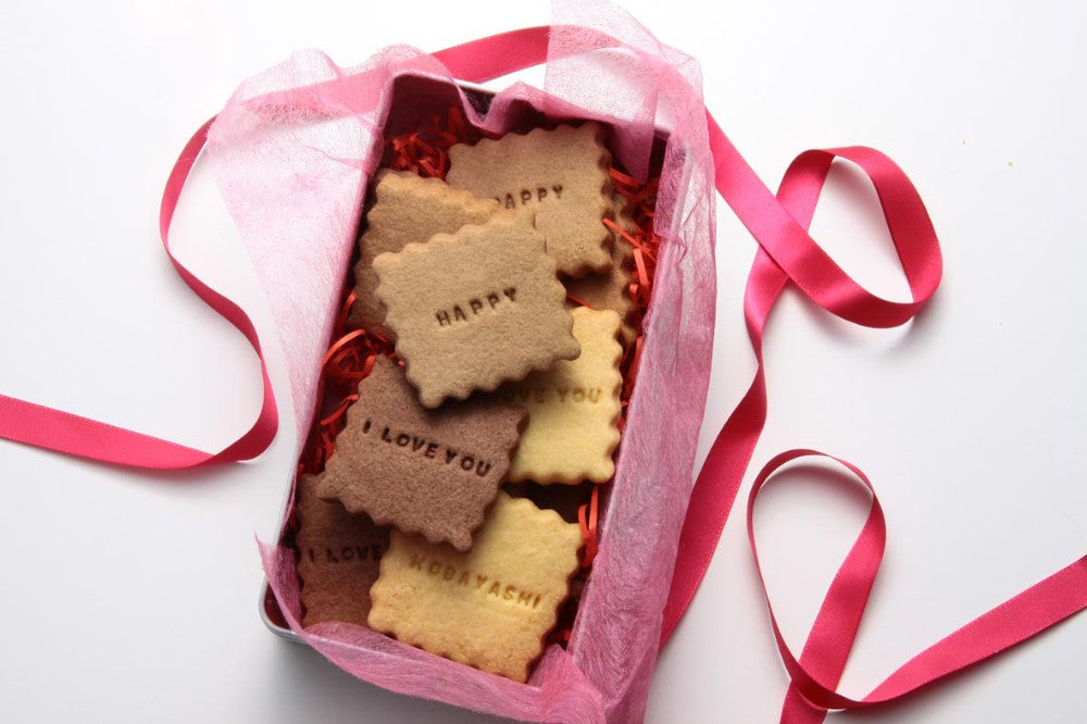 Tiger Crown Mini Cookie Stamp Set with Cutter and Case