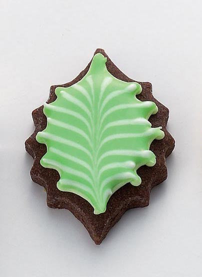 Tiger Crown Stainless Steel Holly Leaf Cookie Cutter Large 5cm 1206