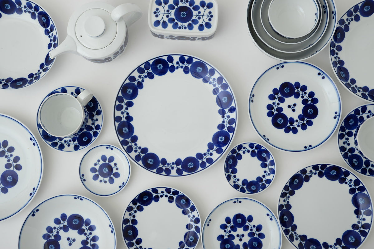 Hakusan Porcelain Bloom Wreath Plate SS Hasami Ware