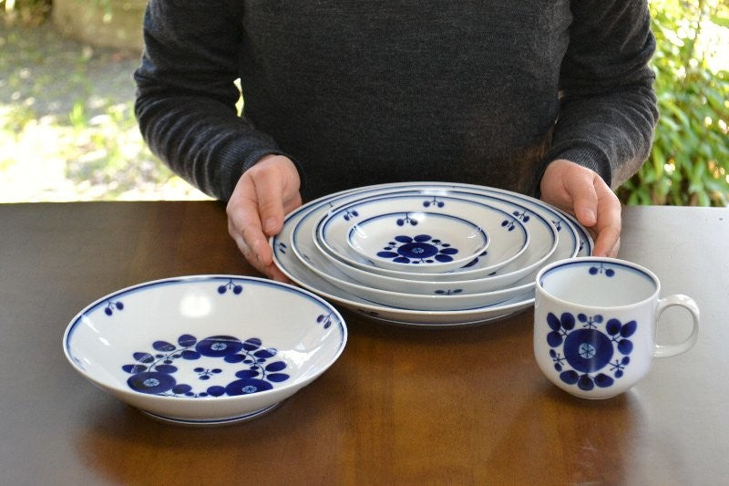 Hakusan Porcelain Bloom Bouquet Free-Form Dish Hasami Ware