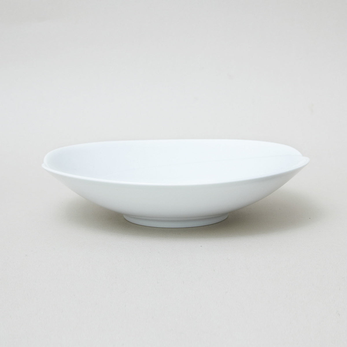 Hakusan Porcelain Tomoe Multi-Purpose Shallow Bowl White Hasami Ware