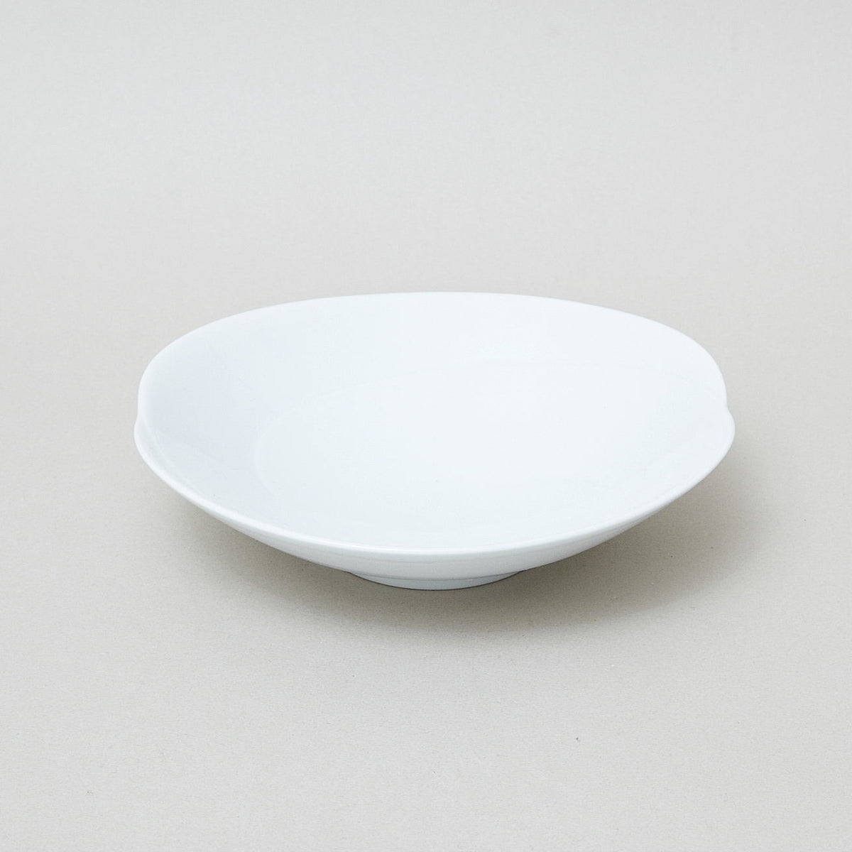 Hakusan Porcelain Tomoe Shallow Bowl Medium White Hasami Ware