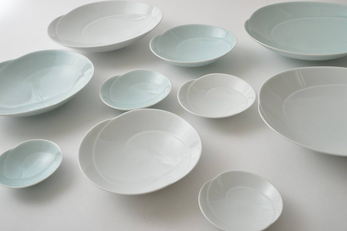 Hakusan Porcelain Tomoe Shallow Bowl Medium White Hasami Ware