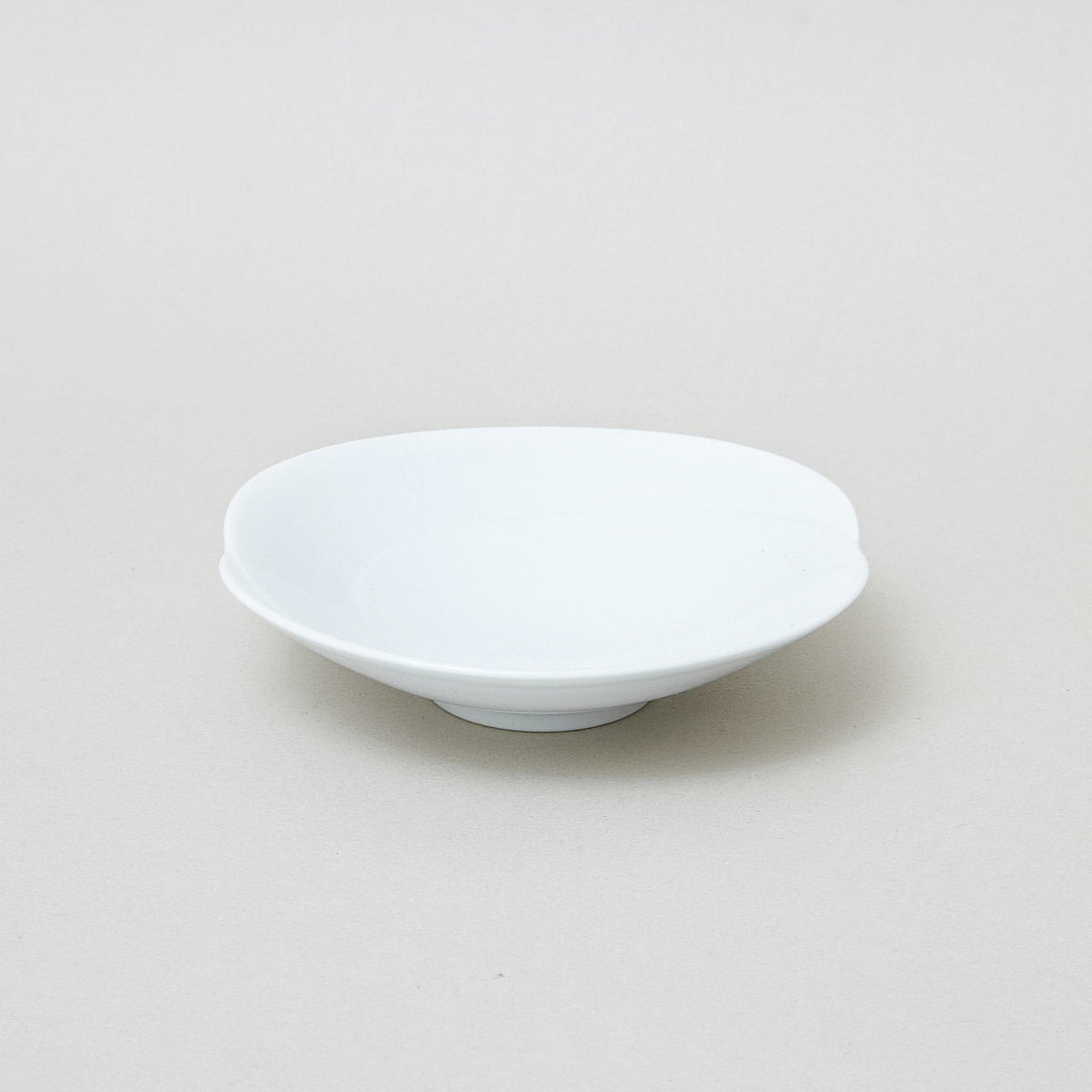 Hakusan Porcelain Tomoe Shallow Bowl White Small Hasami Ware