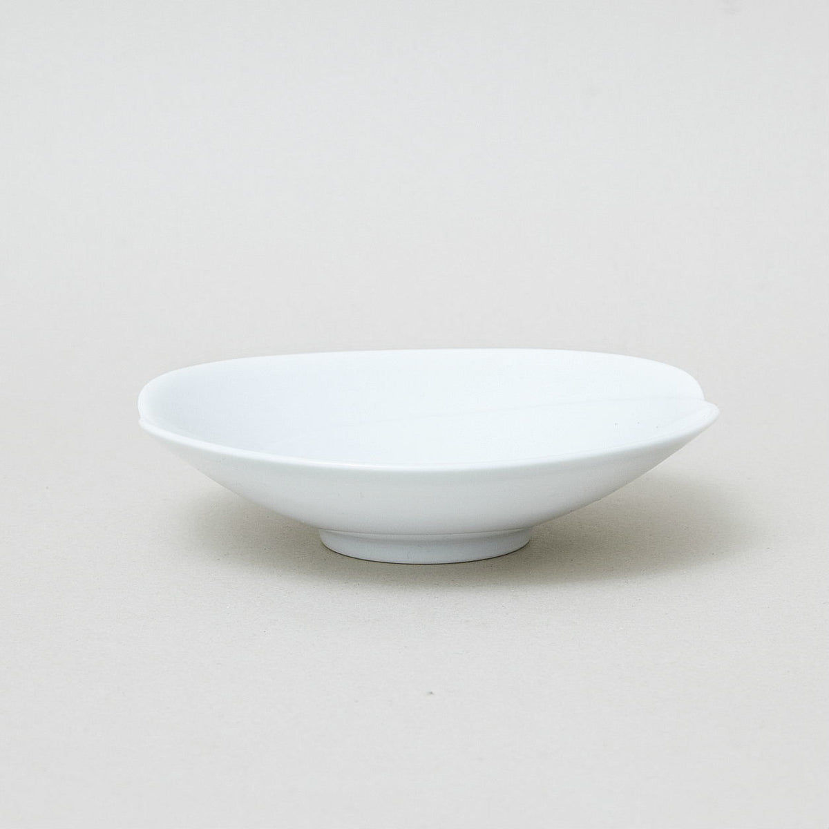 Hakusan Porcelain Tomoe Shallow Bowl White Small Hasami Ware