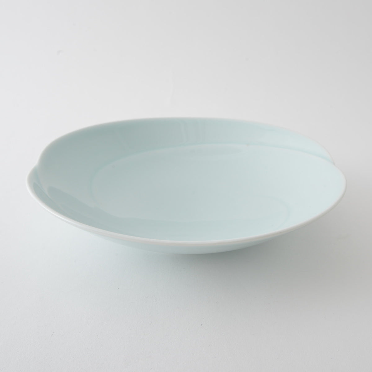 Hakusan Porcelain Hasami Tomoe Multi-Use Shallow Bowl Blue-White Glaze