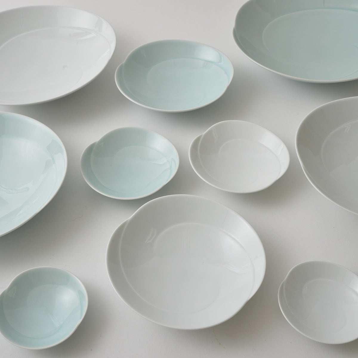 Hakusan Porcelain Hasami Tomoe Multi-Use Shallow Bowl Blue-White Glaze