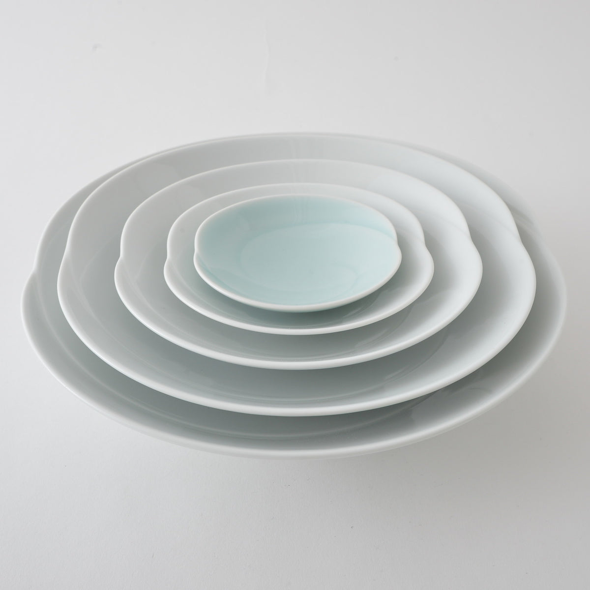 Hakusan Porcelain Hasami Tomoe Teshio Small Bowl Blue-White Glaze
