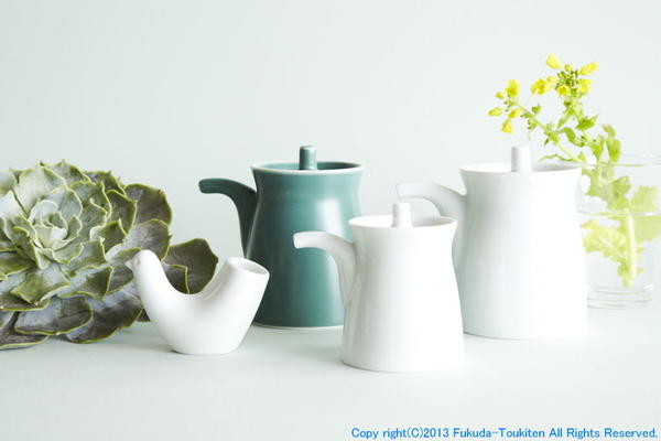 Hakusan Porcelain Hasami TOTTO Bird-Shaped Toothpick Holder