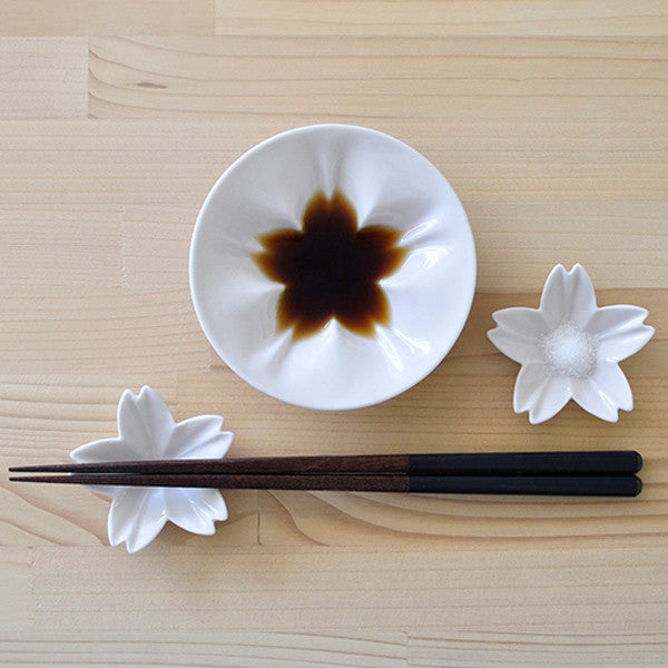 Hiracle Sakura Small Plate Blue Kutani Ware