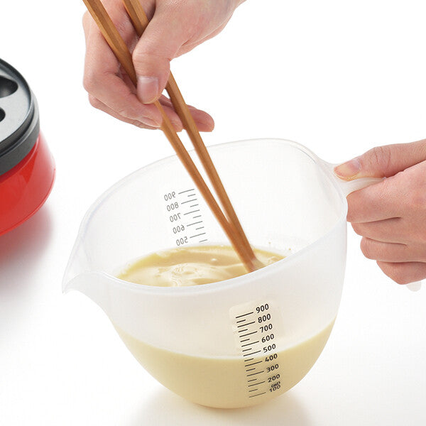 Akebono Sangyo Drip-Free Flour Pouring Bowl with Spout White