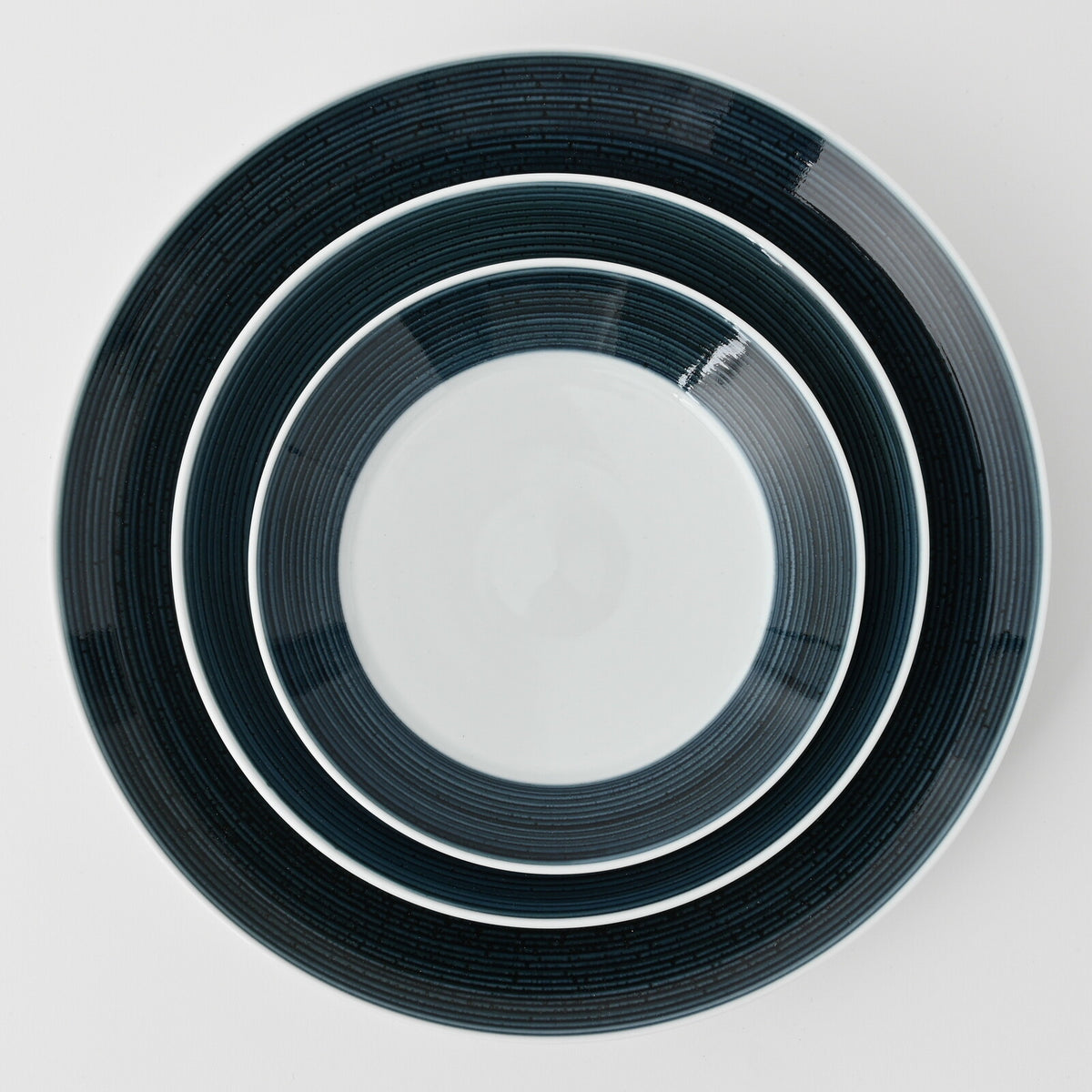 Hakusan Porcelain Hasami-yaki Asa no Ito Indigo Large Plate