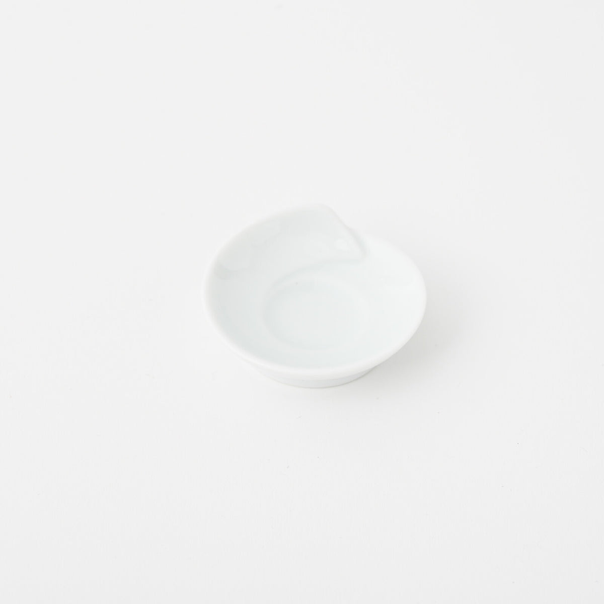 Hakusan Porcelain Hasami-Yaki Hitoe Chopstick Rest White