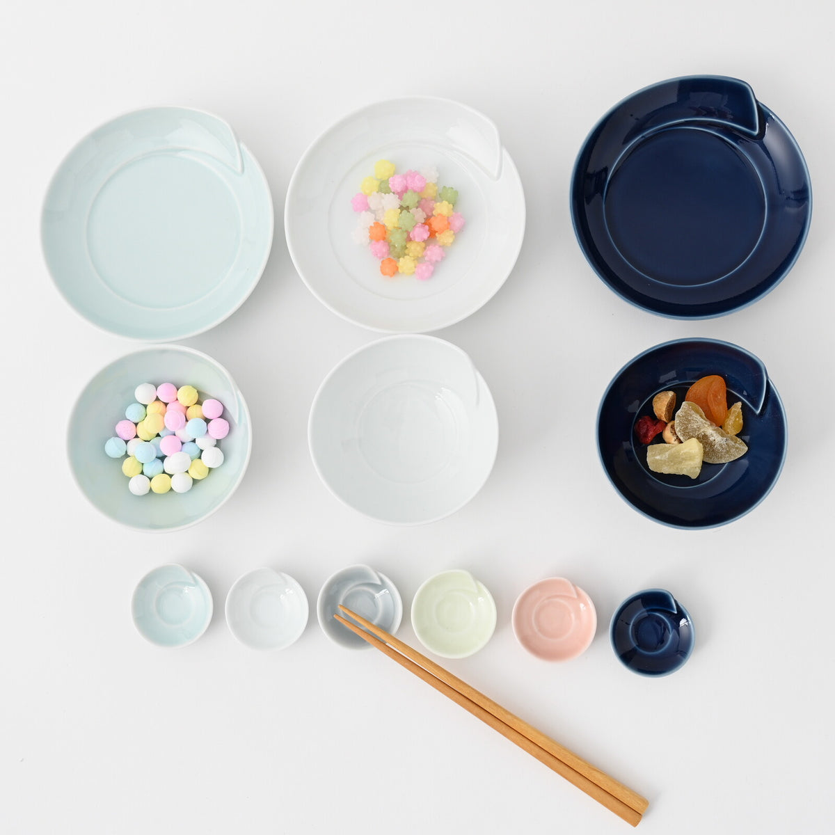 Hakusan Porcelain Hasami-Yaki Hitoe Chopstick Rest Gray