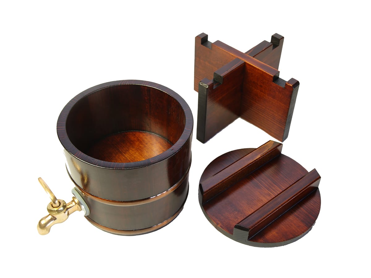 Shimizu Mokuzai Sake and Shochu Server Wooden Urushi Lacquer 4 Go (720ml)